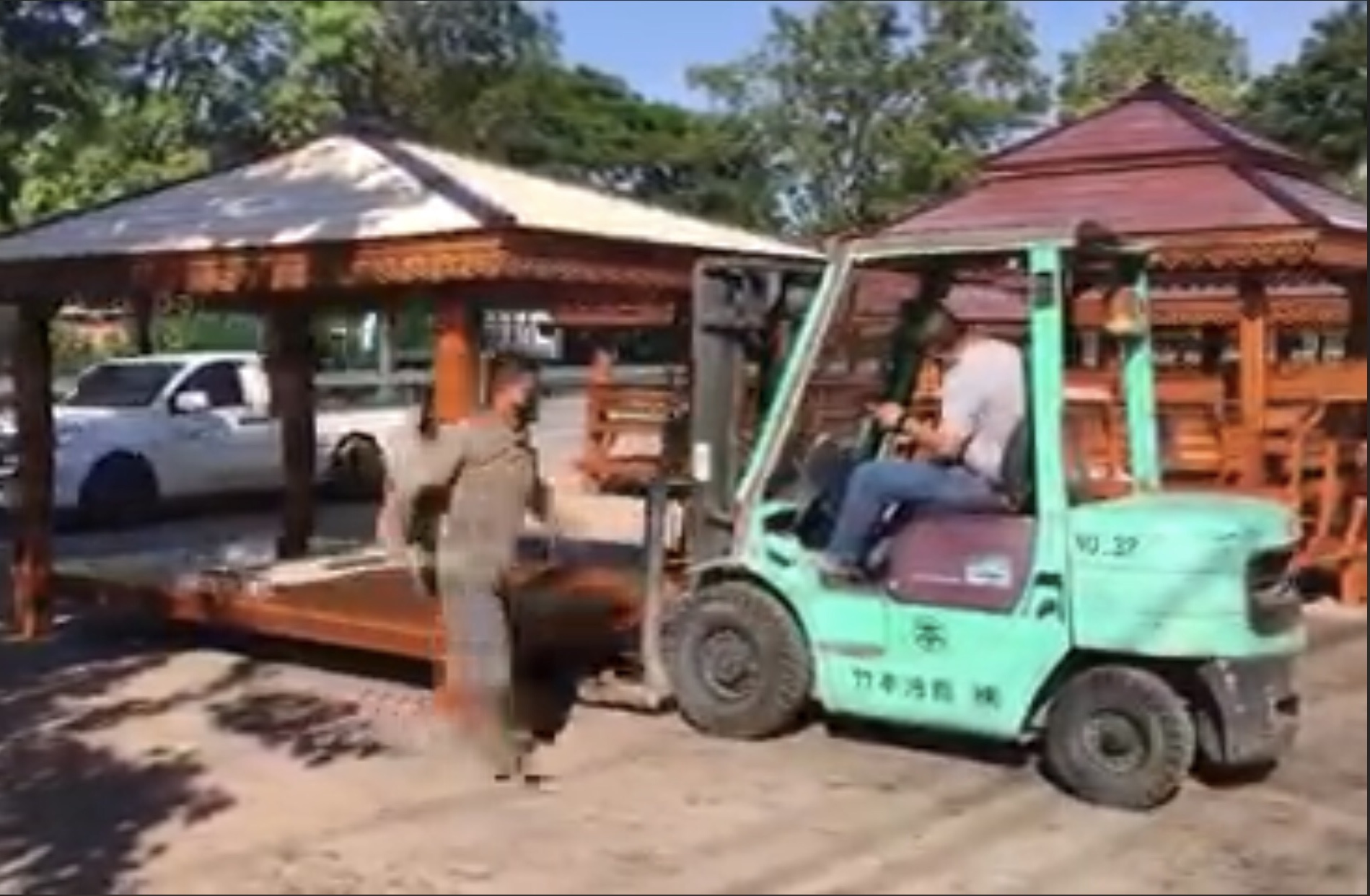 ( รหัส DT1-3x3 ) ศาลา แหย่งเสาตรง ไม้สัก สีโอ๊ค คาตาล2ชั้น เชิงเรียบโมเดิอร์น / ขนาด 3.00x3.00x3.00 เมตร