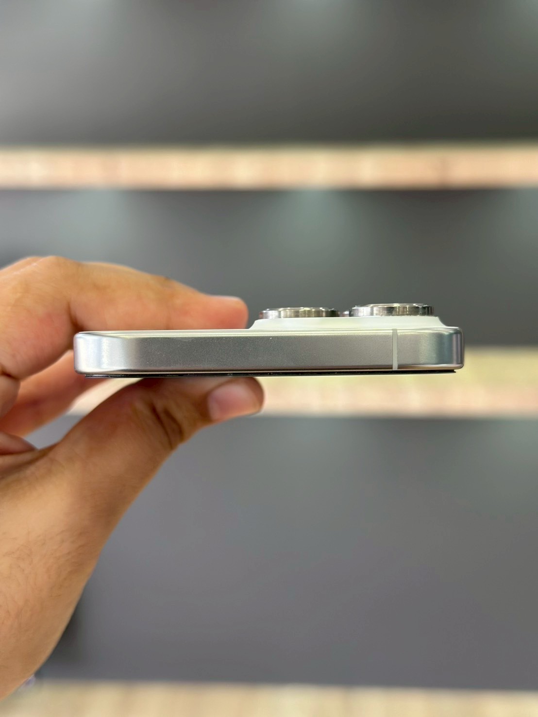 iPhone 16 Pro Max 256GB White Titanium