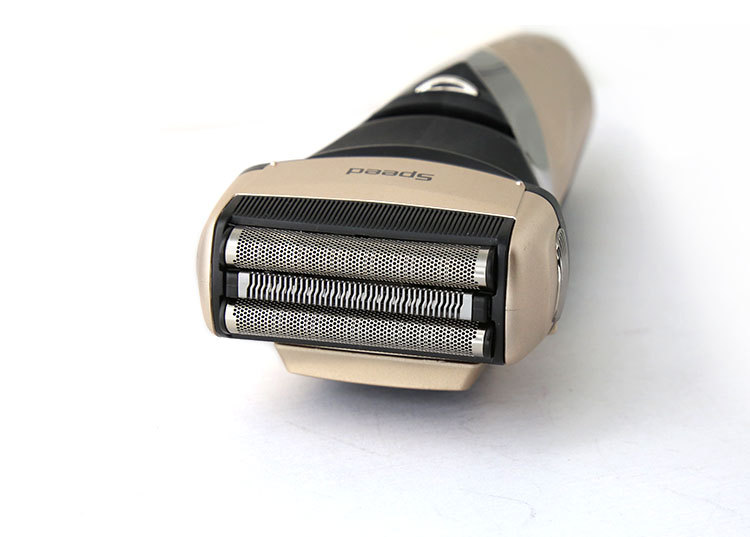 Kemei เครื่องโกนหนวดกันน้ำได้ แบบชาร์จ 3 ใบมีด 3D ลูกลอยยืดหยุ่น KM-8102 มีฟอยด์แผงตัด ลำตัวเครื่อง IPX7 กันน้ำได้ 100% โกนได้เรียบเนียน เหมาะสำหรับกกีฬาชาย - สีทอง