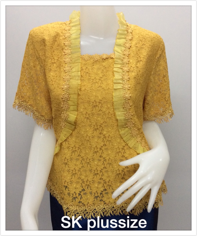 เสื้อลูกไม้ สีเหลืองทอง แต่งผ้าแก้ว รอบอก 38 นิ้ว