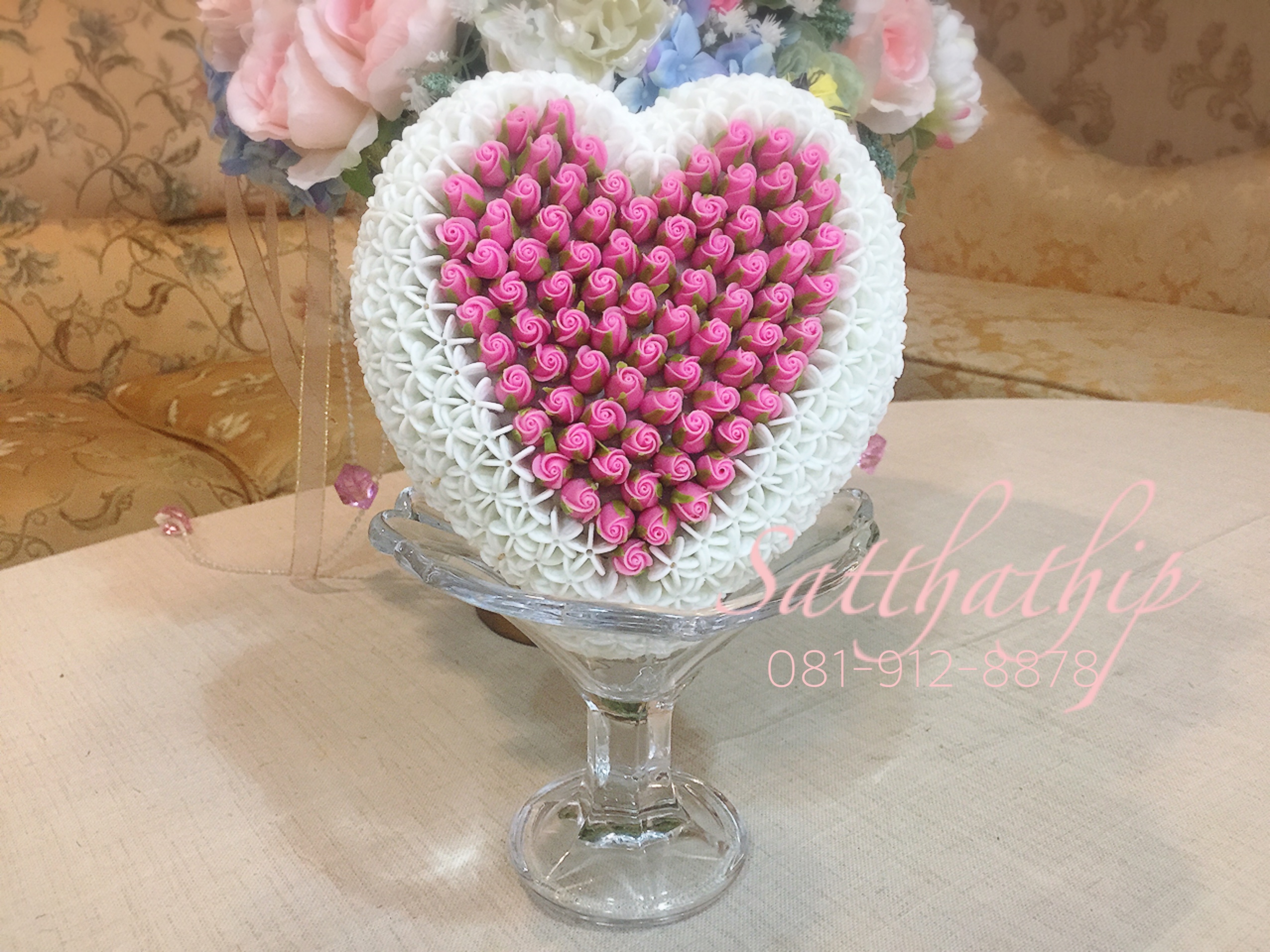 หัวใจดอกรักประดิษฐ์ (ปักดอกกุหลาบ ประดิษฐ์จากดิน)/ พานรับน้ำสังข์รูปหัวใจ/ พานรองแหวนหมั้น – ของชำร่วยงานแต่งงาน - Wedding souvenirs