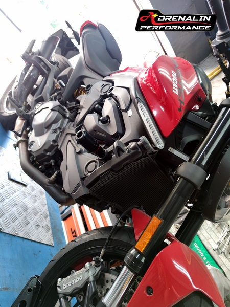 cnc racing กันล้มกลาง Monster 937