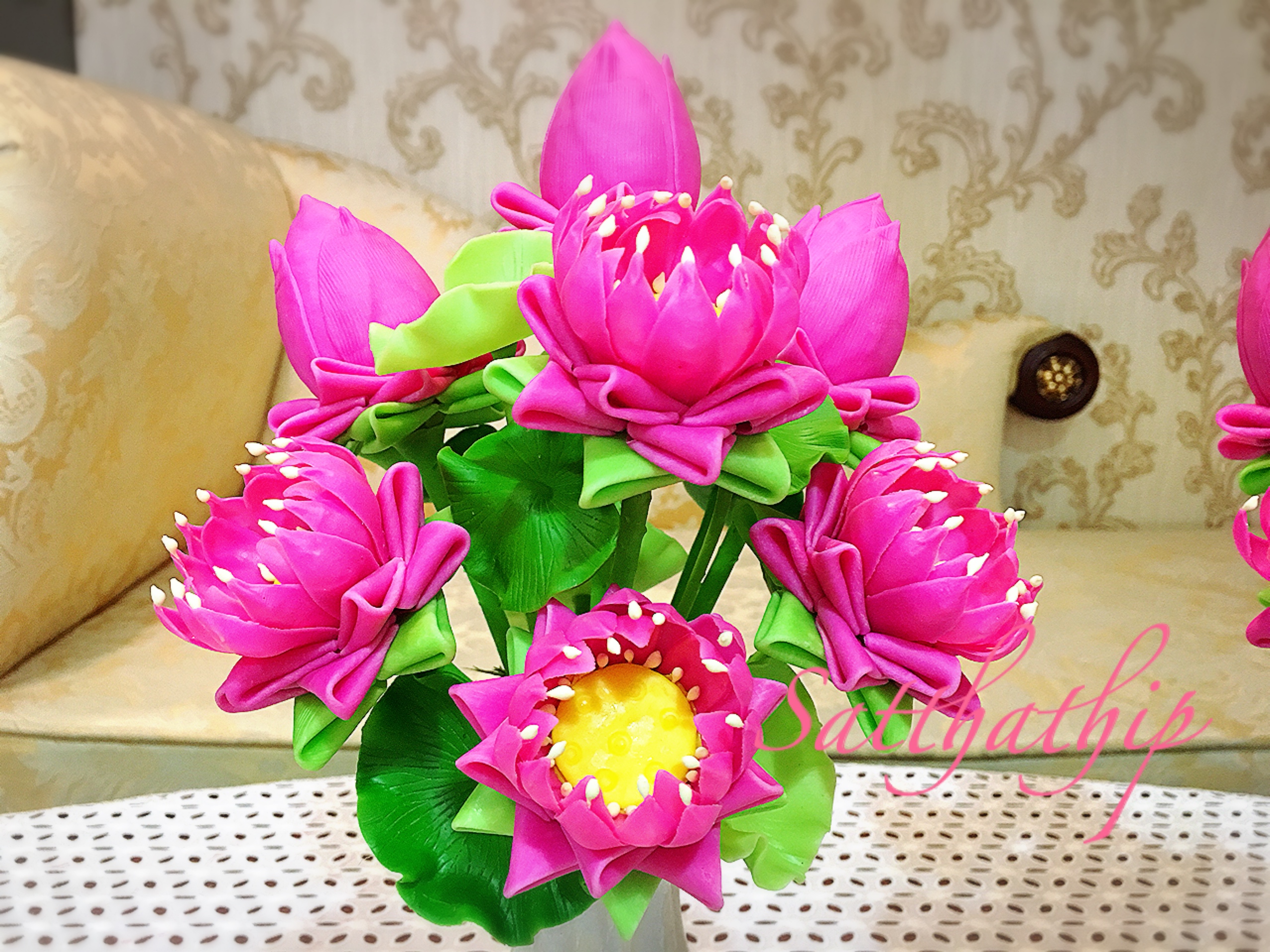 แจกันดอกบัว - ดอกบัวประดิษฐ์ - แจกันดอกบัวพับสีชมพู (ข้างละ 7 ดอก) ประดิษฐ์จากดิน - แจกันดอกบัวประดิษฐ์ - Lotus Flower