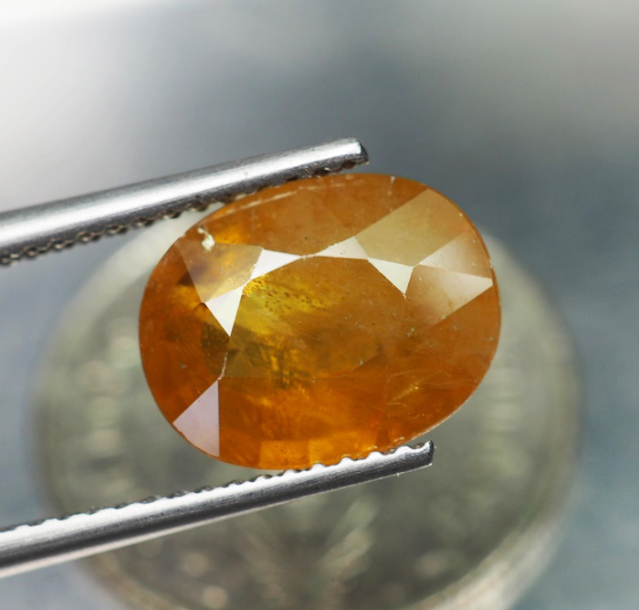 พลอยแท้สฟีน (Sphene) 3.25 กะรัต