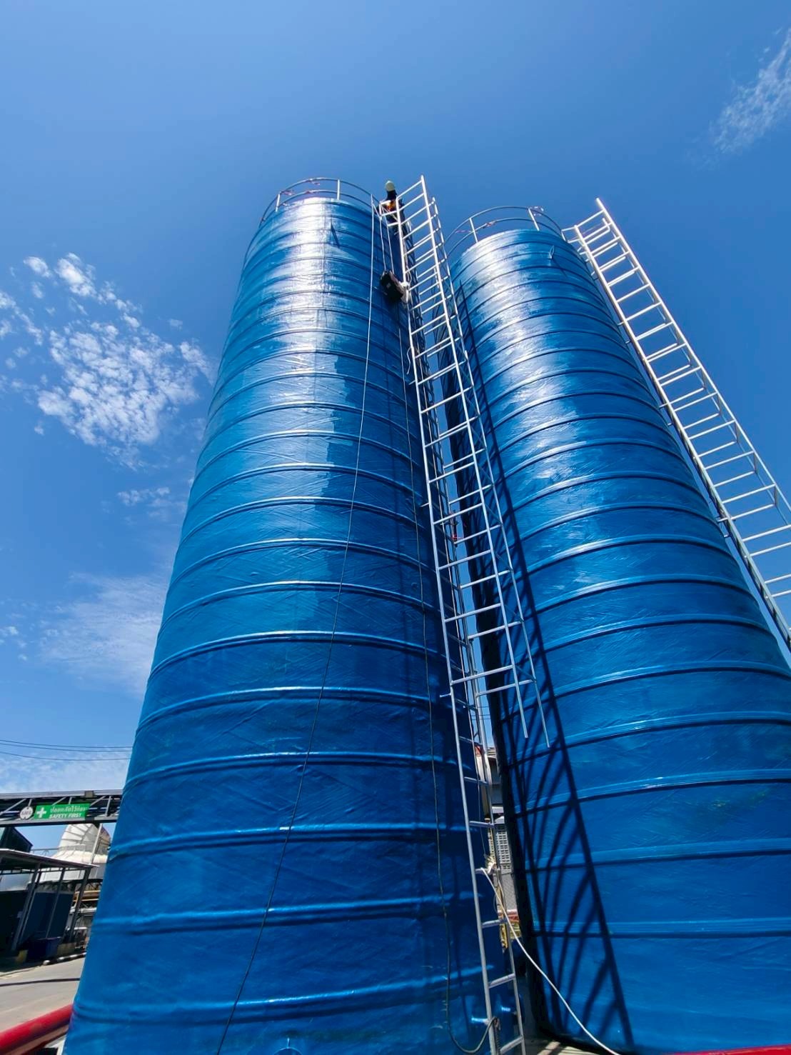 ถังเก็บน้ำบนดินไฟเบอร์กลาส ทรงกระบอกตั้ง WAVE 2000 ลิตร รุ่น WWTV-1202 **สอบถามเพื่อรับส่วนลด**