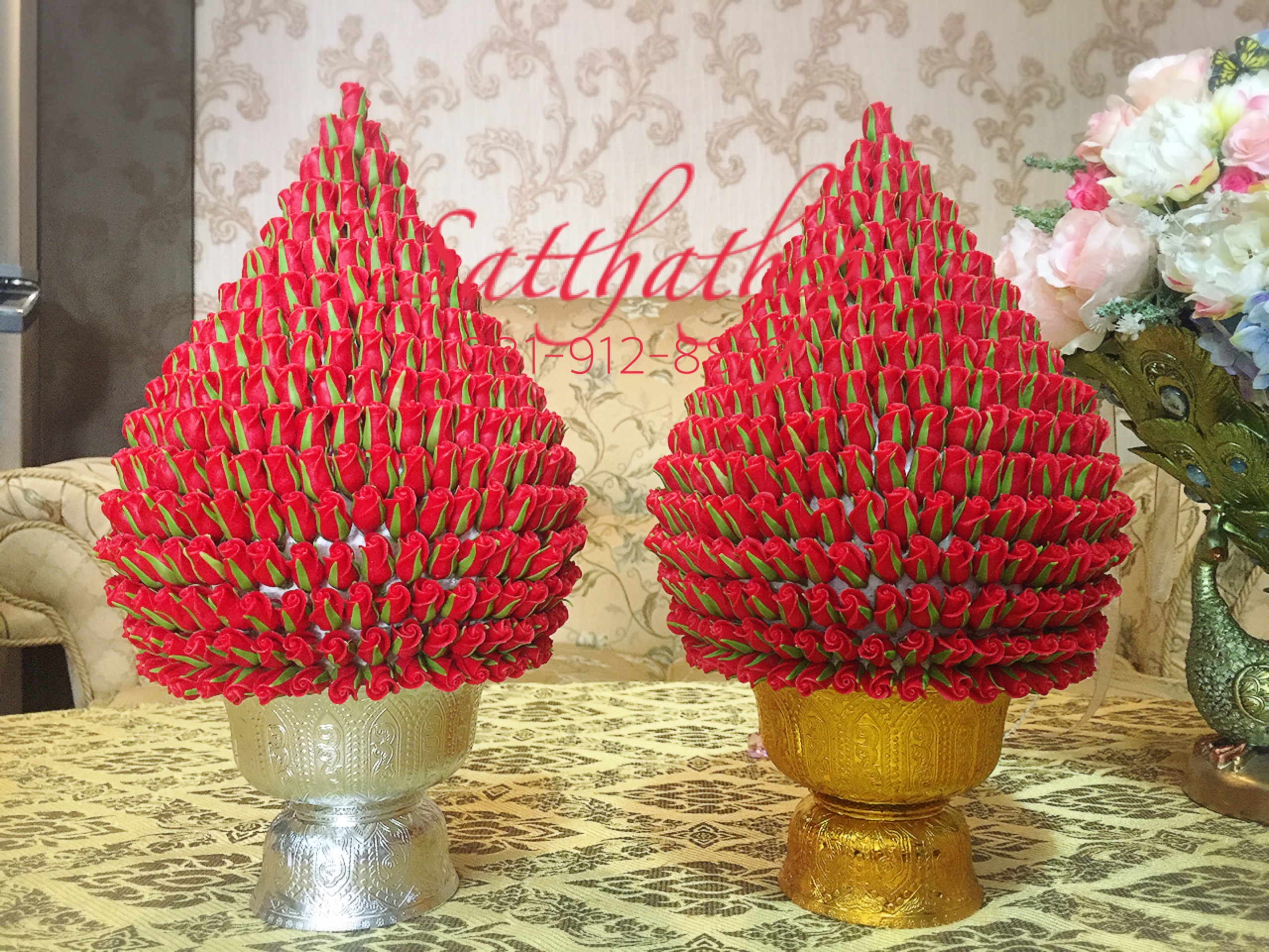 พานพุ่มกุหลาบ ประดิษฐ์จากดิน [7.5 นิ้ว 3,500 บาท/คู่]