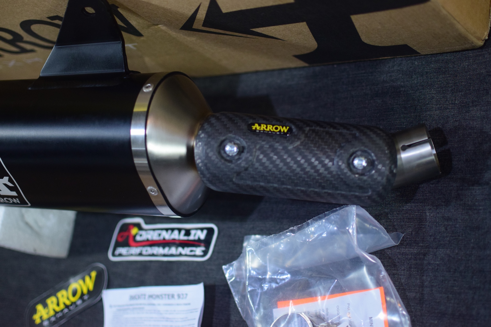 ท่อ Arrow รุ่น Indy race สำหรับ Monster 937 (For Exhibition only)