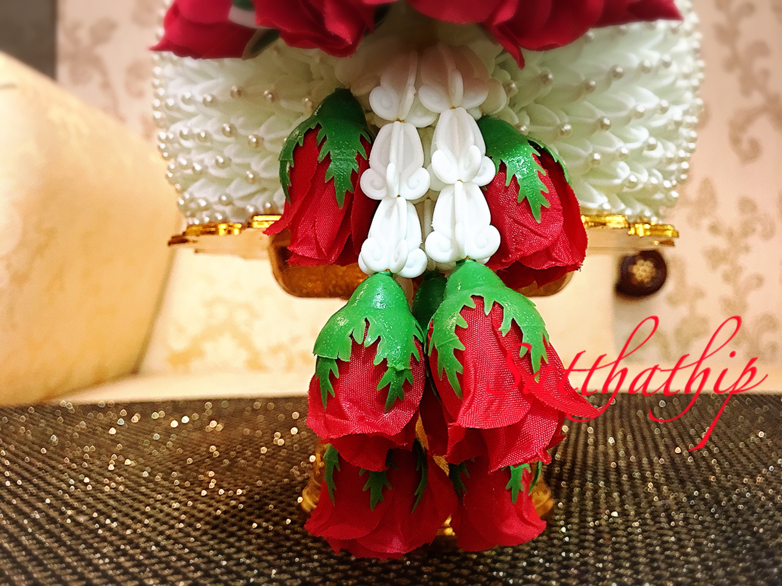 พานพุ่ม - พานพุ่มสักการะ - พานพุ่มดอกรัก - พานพุ่มดอกรักประดิษฐ์ (พลาสติก) - พานพุ่มสีขาว - Panpum