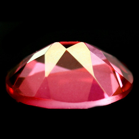 พลอยโทแพซสีส้มแดง 1.95 กะรัต