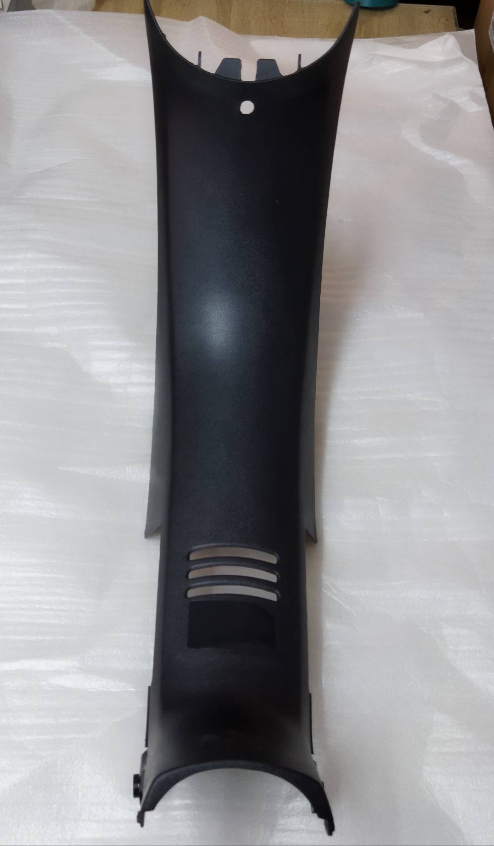 64320-KFM-900ZA คอนโซลกลางใต้เบาะดำด้าน DREAM-EXCES C100P,MP อะไหล่แท้ HONDA