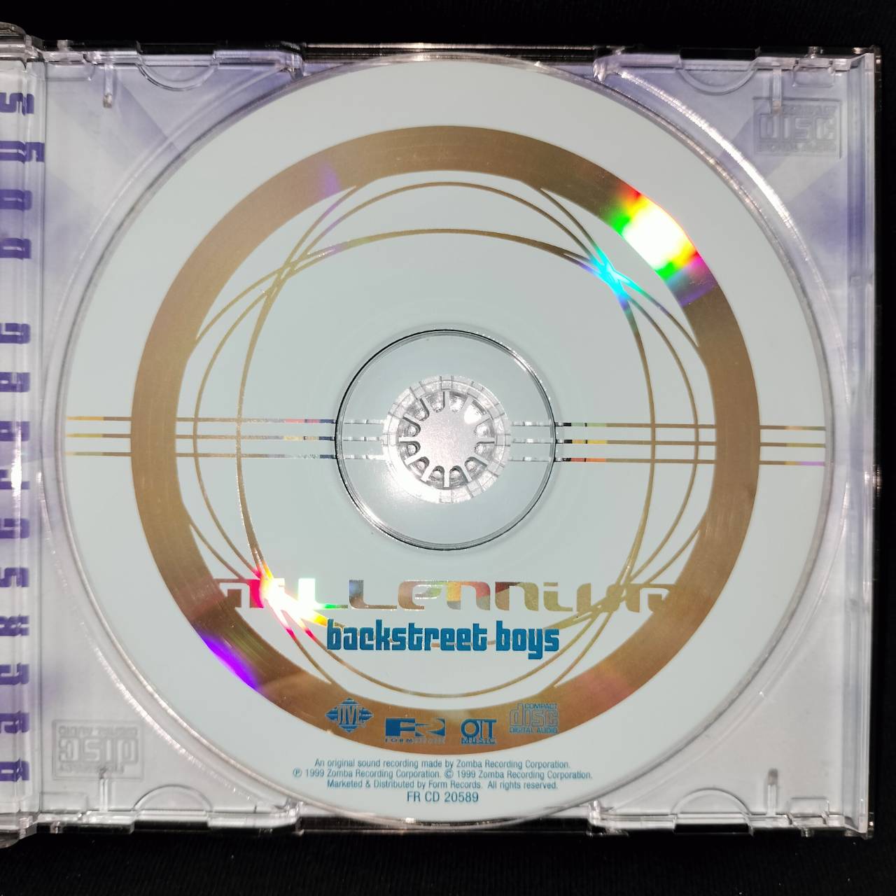 Backstreet Boys – Millennium / USA / มีของแถมในกล่อง / แผ่นดี