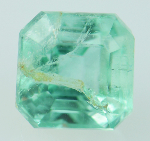 พลอยมรกตดิบ (Emerald) 0.90 กะรัต No oil