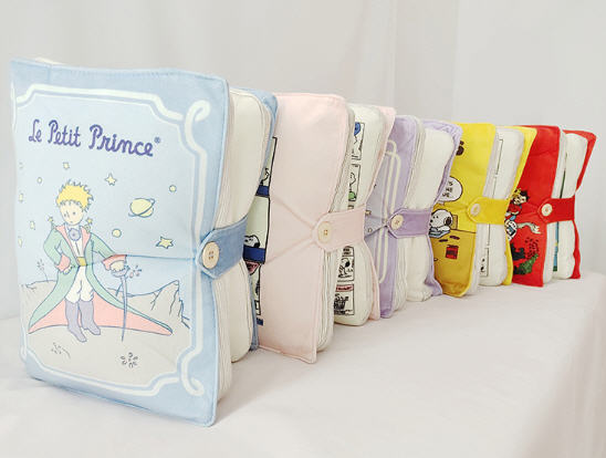 หมอน,หมอนสกรีนตามแบบ,หมอนรูปหนังสือ,ผลิตตามลายที่ต้องการ ขนาด24*32*14cm