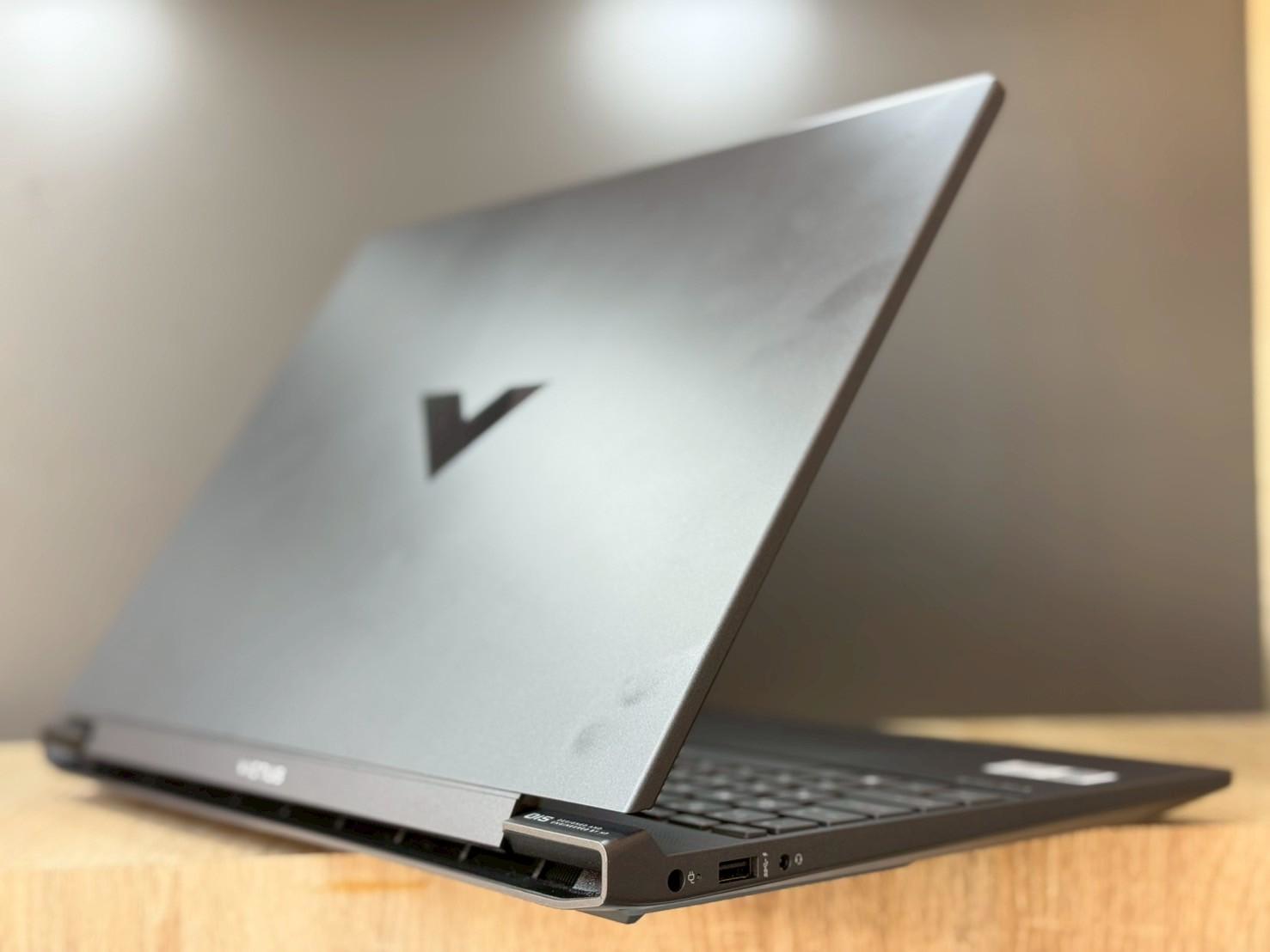 HP VICTUS 15-FA2713TX (MICA SILVER)