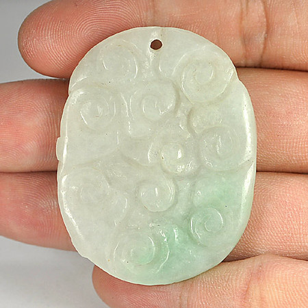 จี้หยกเขียวแกะลายองุ่น (Jade) 88.80 กะรัต
