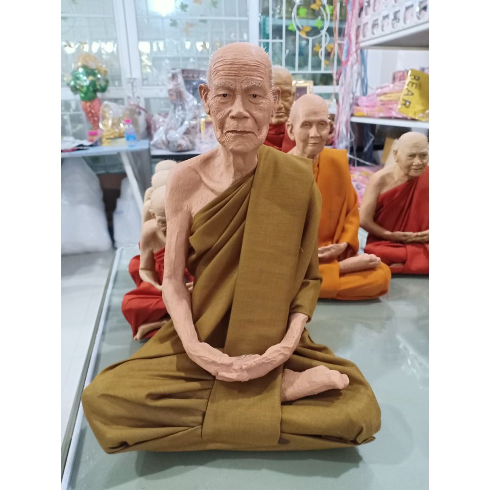 สมเด็จโต หลวงปู่ทวด พระเกจิ หน้าตัก 9 นิ้ว รับเกจิท่านใดระบุในเเชทจ้า