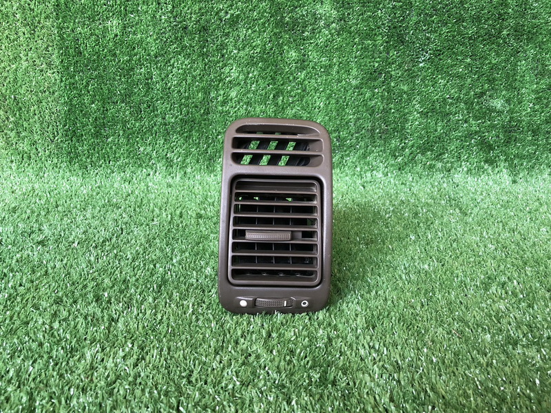 ช่องลมแอร์รถยนต์