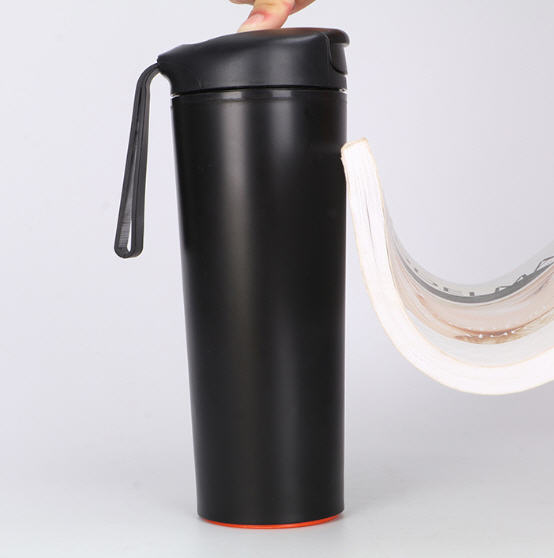 แก้วน้ำผลักไม่ล้ม,แก้วผลักไม่ล้ม