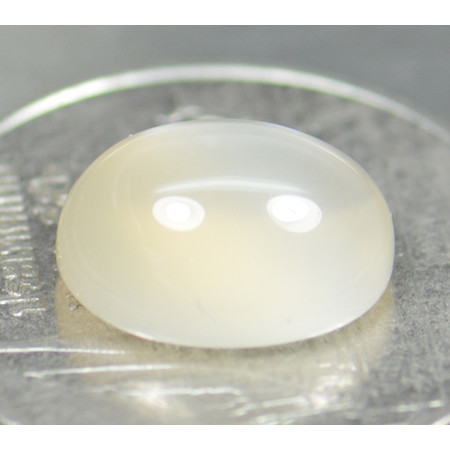 มูนสโตน (Moon Stone) 3.05 กะรัตสีครีม