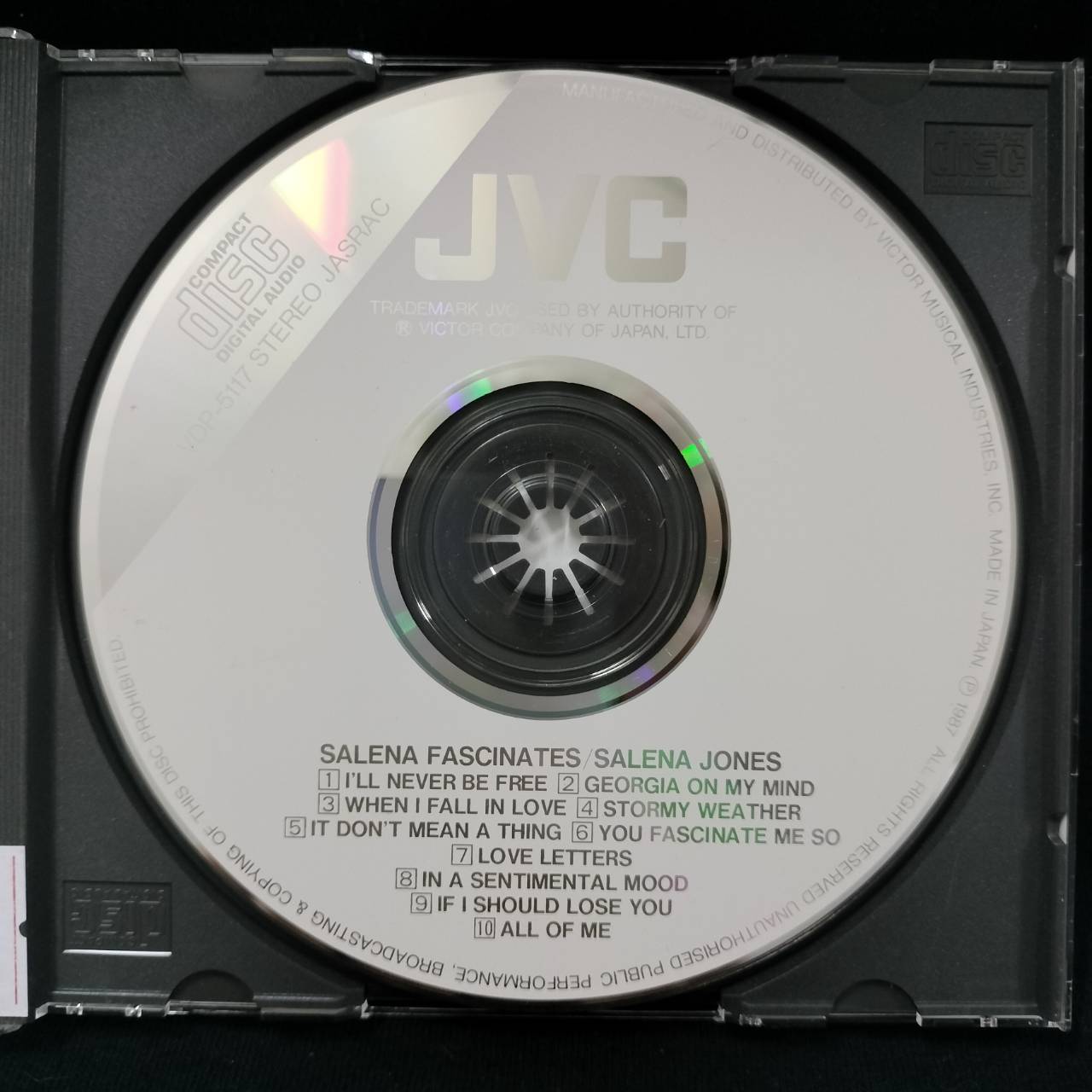 Salena Jones – Salena Fascinates / JAPAN / ปกในมีรอยปากกา / แผ่นดี