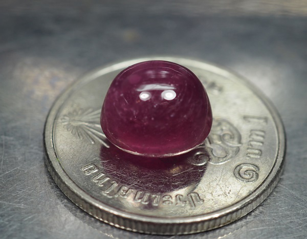 พลอยทับทิม (Ruby) 5.40 กะรัตสีแดงชมพูม่วง
