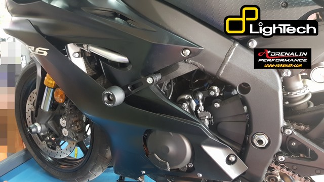 กันล้มกลาง Lightech Frame Protection/Sliders แบบไม่เจาะแฟริ่ง สำหรับ R6 2017+