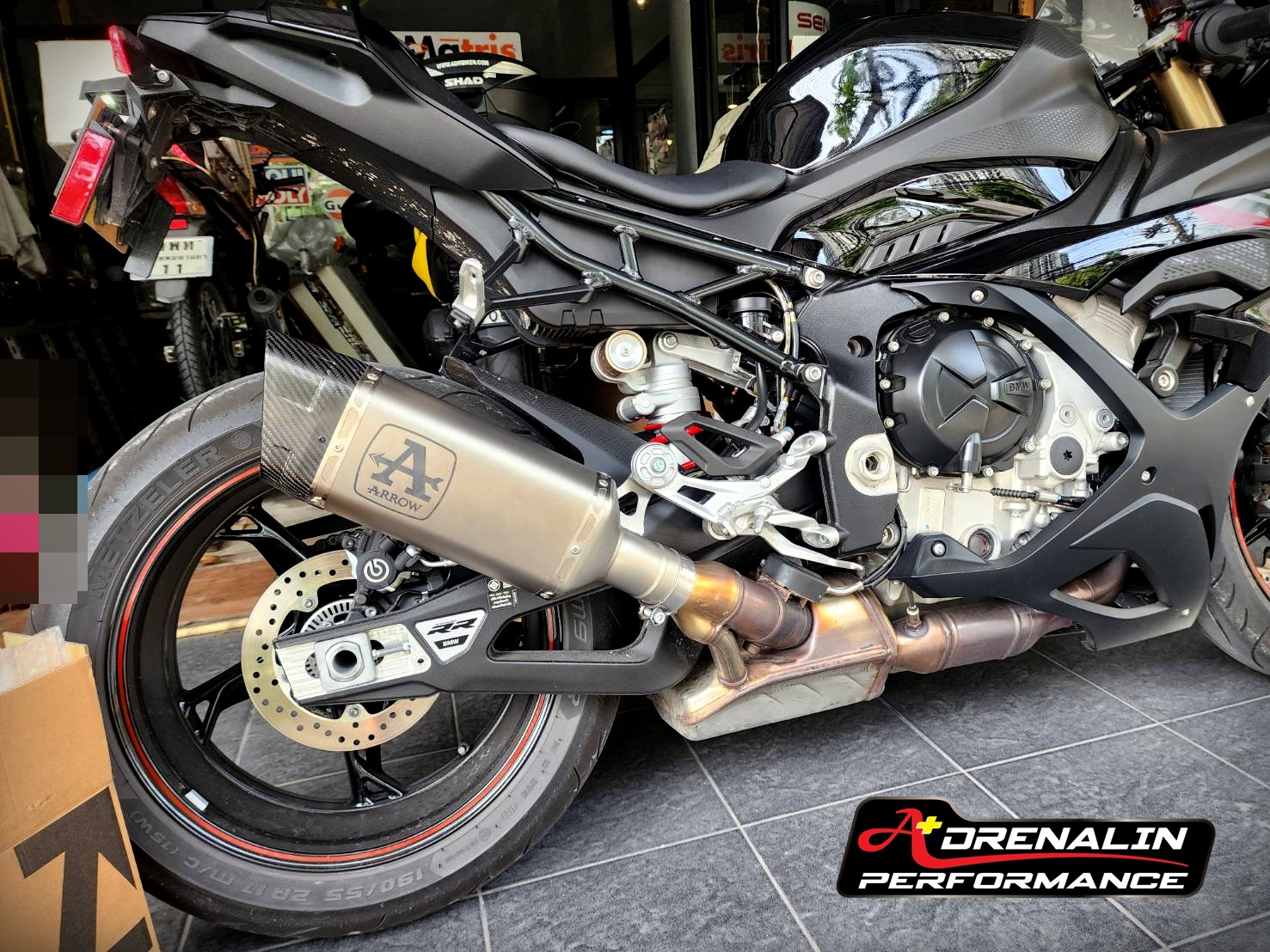 Arrow รุ่น Pista Slip-On สำหรับ S1000RR 2020+ (For Exhibition only) (For Exhibition only)