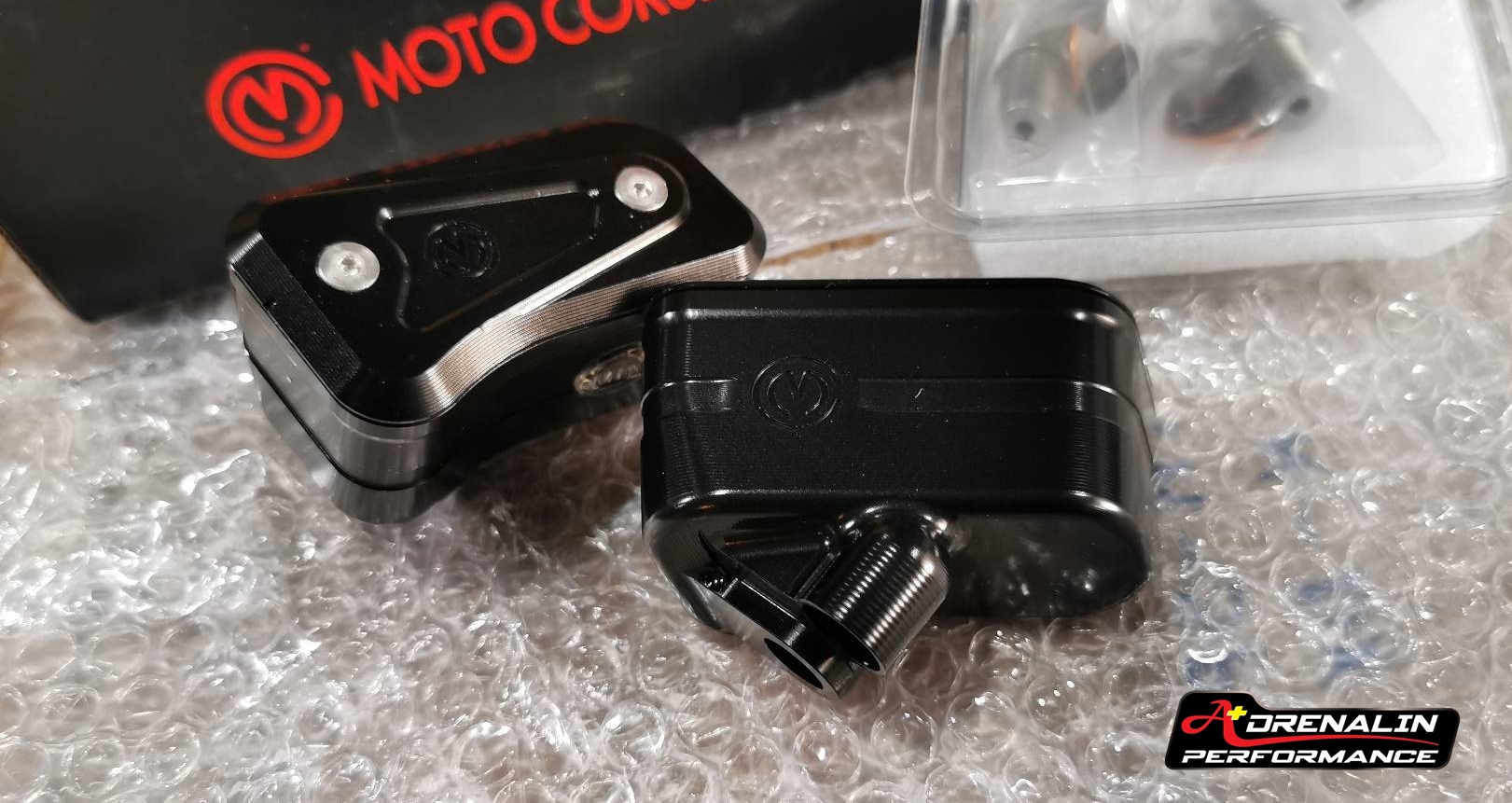 กระปุกน้ำมัน motocorse สำหรับใฃ้กับ ปั๊มเบรค ปั๊มคลัทช์ Brembo โลโก้แดง โลโก้ขาว , Rossi ราคา/ข้าง