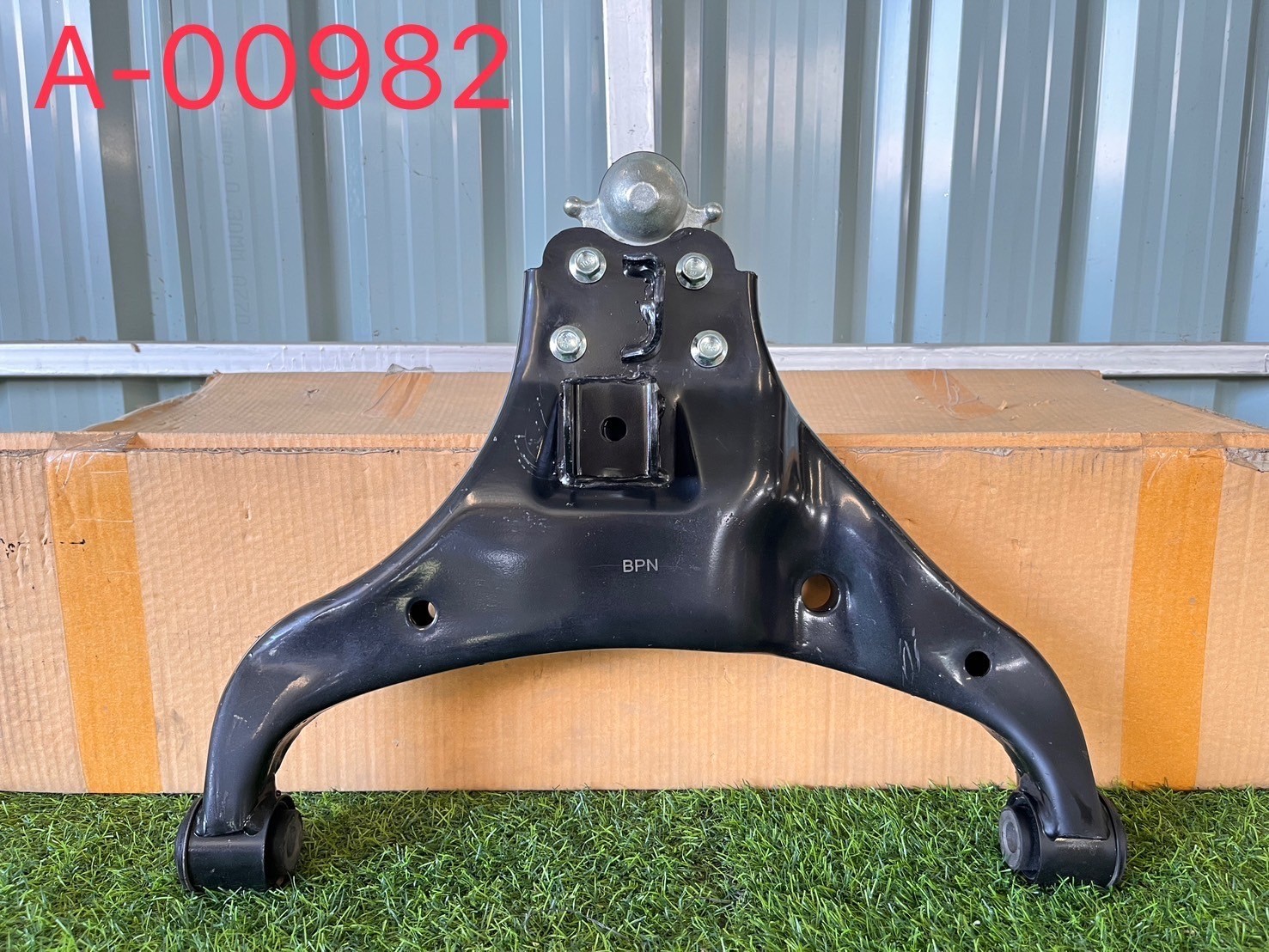 ปีกนกล่าง L Isuzu D-max 2003-12 ใหม่แท้