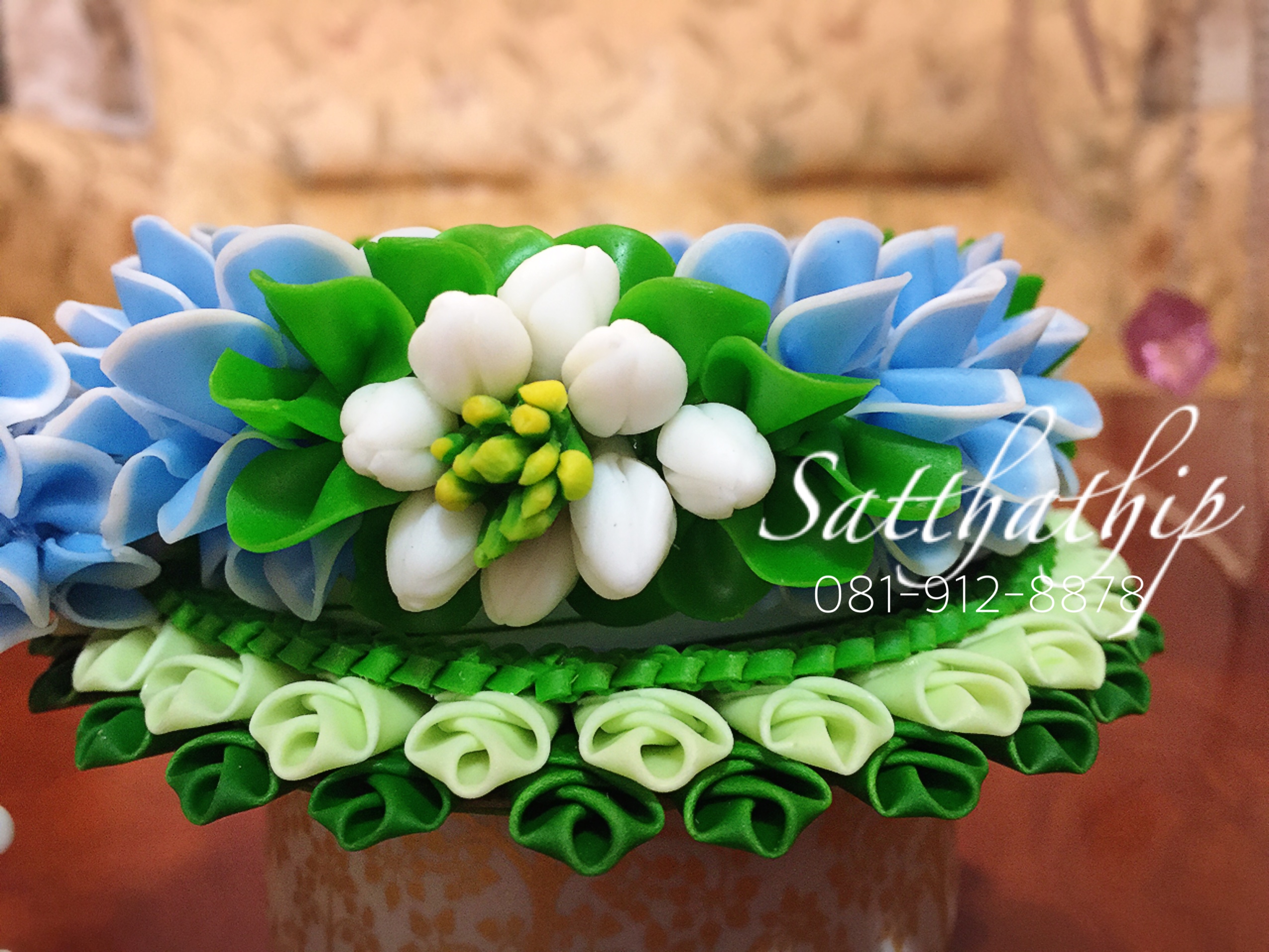 พวงมาลัย ประดิษฐ์จากดิน - Garland