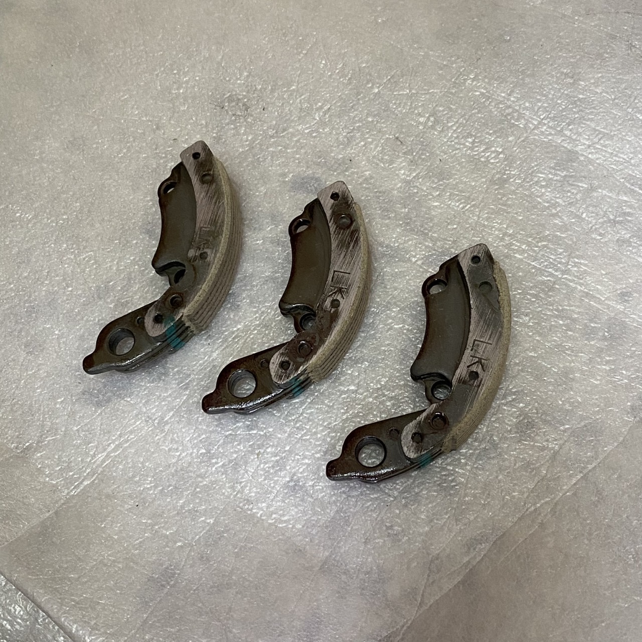 22535-KWW-P00 ชุดแผ่นคลัทช์แรงเหวี่ยง (F.C.C.)/คลัทช์ 3 ก้อน สตาร์ทเท้า WAVE110I 2012-2013 ,WAVE100'05 WAVE100S'05 อะไหล่แท้ HONDA