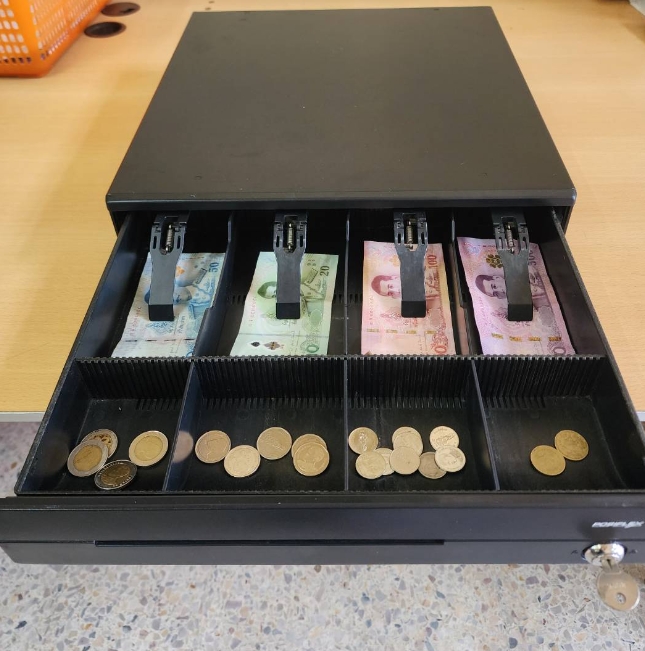 Cash Drawer fosiflex (ลิ้นชักเก็บเงิน โพสซิเฟล็ก CR-3100) ขนาด 4 ช่องแบงค์ 5 ช่องเหรียญ,Port Rj11 มือสอง