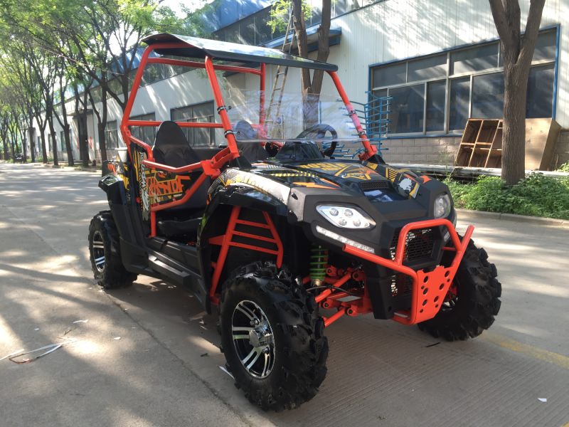 UTV 250CC ขับเคลื่อนด้วยระบบเพลาหลัง+เกียร์ออโต้ F/N/R พร้อมอ๊อฟชั่นล้อแม็กซ์+ยางใหญ่ +หลังคาไฟเบอร์+กระจกหน้า+กันชน+ไฟครบเซ๊ต
