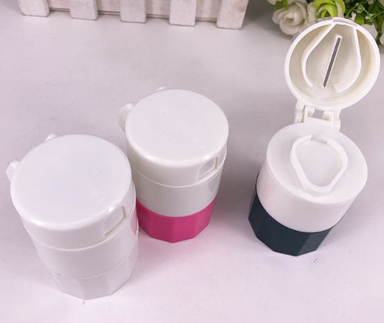 กล่องใส่ยาพร้อมที่ตัดยา,กล่องตัดยา,ที่ตัดเม็ดยา,ที่ตัดยา,มีดหั่นยา