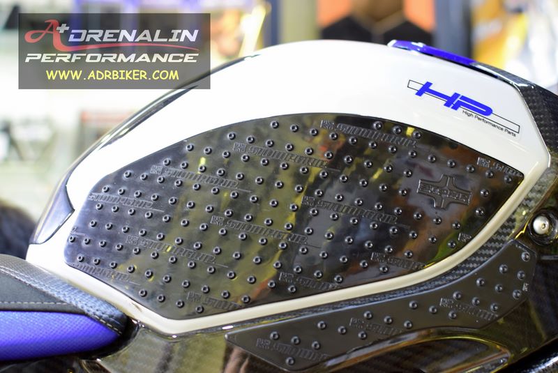 แผ่นติดข้างถังกันลื่น StompGrip สำหรับ S1000RR