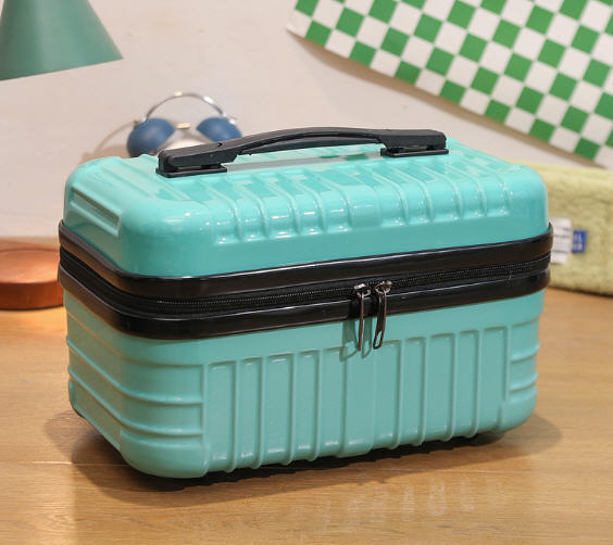 กระเป๋าเดินทาง,กระเป๋าเดินทาง16นิ้ว,17นิ้ว,18นิ้ว,กระเป๋าใส่เครื่องสำอาง,สกรีนโลโก้,มีระบบล็อค,ไม่มีตัวล็อค