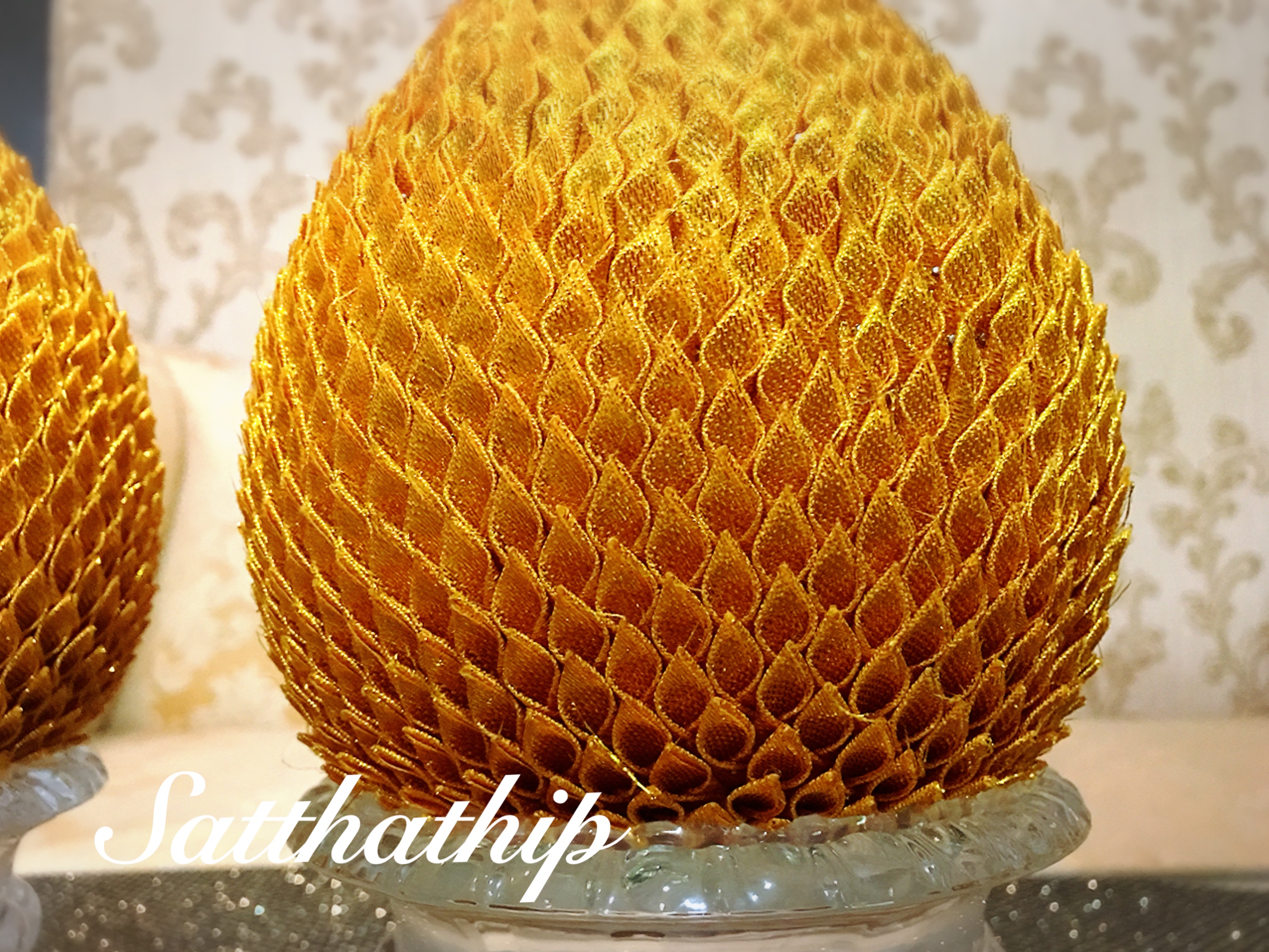 พานพุ่ม - พานพุ่มเงินทอง ประดับเกล็ดผ้า - พานพุ่มผ้าตาด - Phan bush