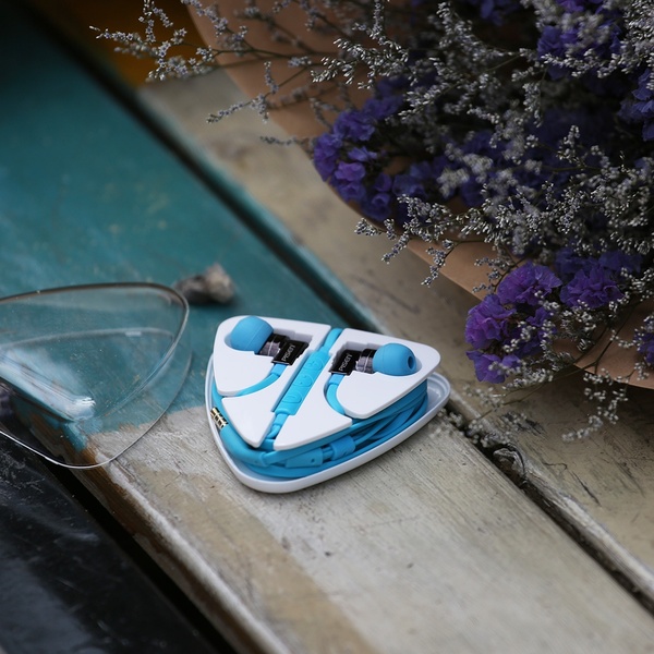 PISEN หูฟังไฮไฟ 2 in 1 ทั้งโทรศัพท์และฟังเพลง G105 ขนาด 3.5 มม. สายแบนนุ่มยาว 80 ซม. ไม่พันกัน ปุ่มปรับระดับเสียง ระบบ Dynamic drive เนื้อเสียงต้นฉบับที่สมดุล ออกแบบตามหลักสรีรศาสตร์สวมใส่แนบสนิทกับหูสวมใส่สบาย สำหรับ iPhone7 / 6 / 6s / 6 Plus / 5 / 5c /