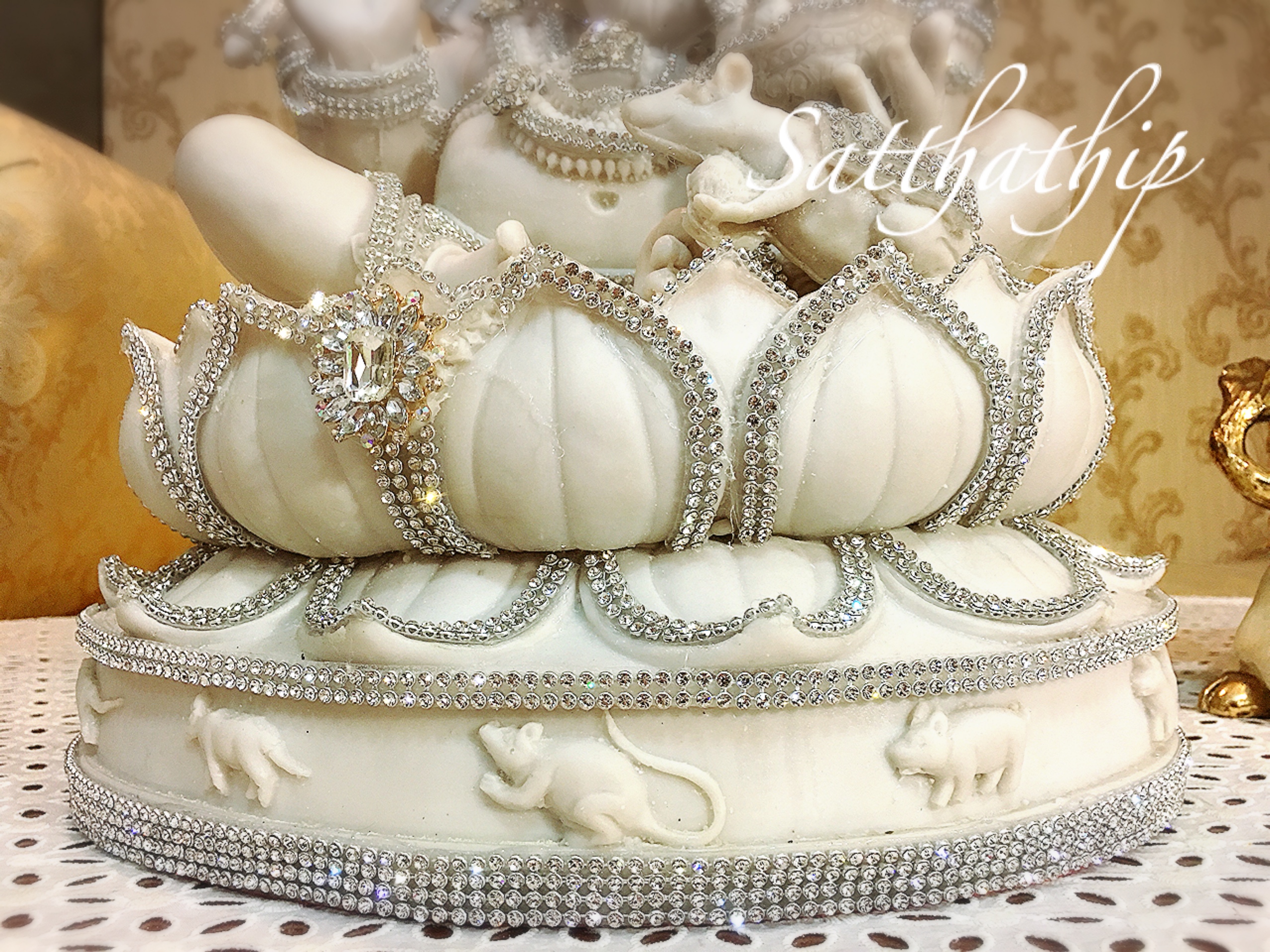 พระพิฆเนศ ปางสัมปทายะคเณศ (เรซิ่น แต่งองค์) - Ganesha: Lord of Success