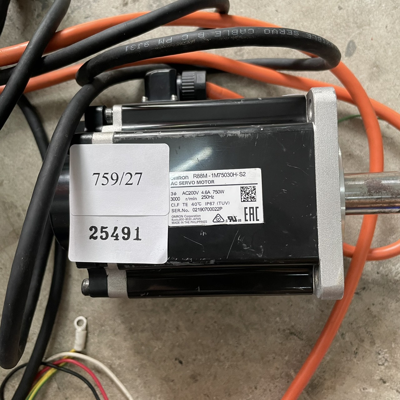 R88M-1M75030H-S2 OMRON SERVO MOTOR