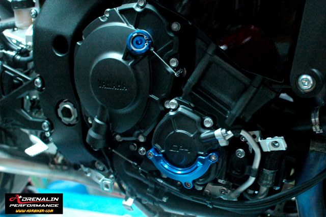 ฝาน้ำมันเครื่อง Rizoma สวยงาม หรูหรา สำหรับ Yamaha R1 ปี 2015 ขึ้นไป