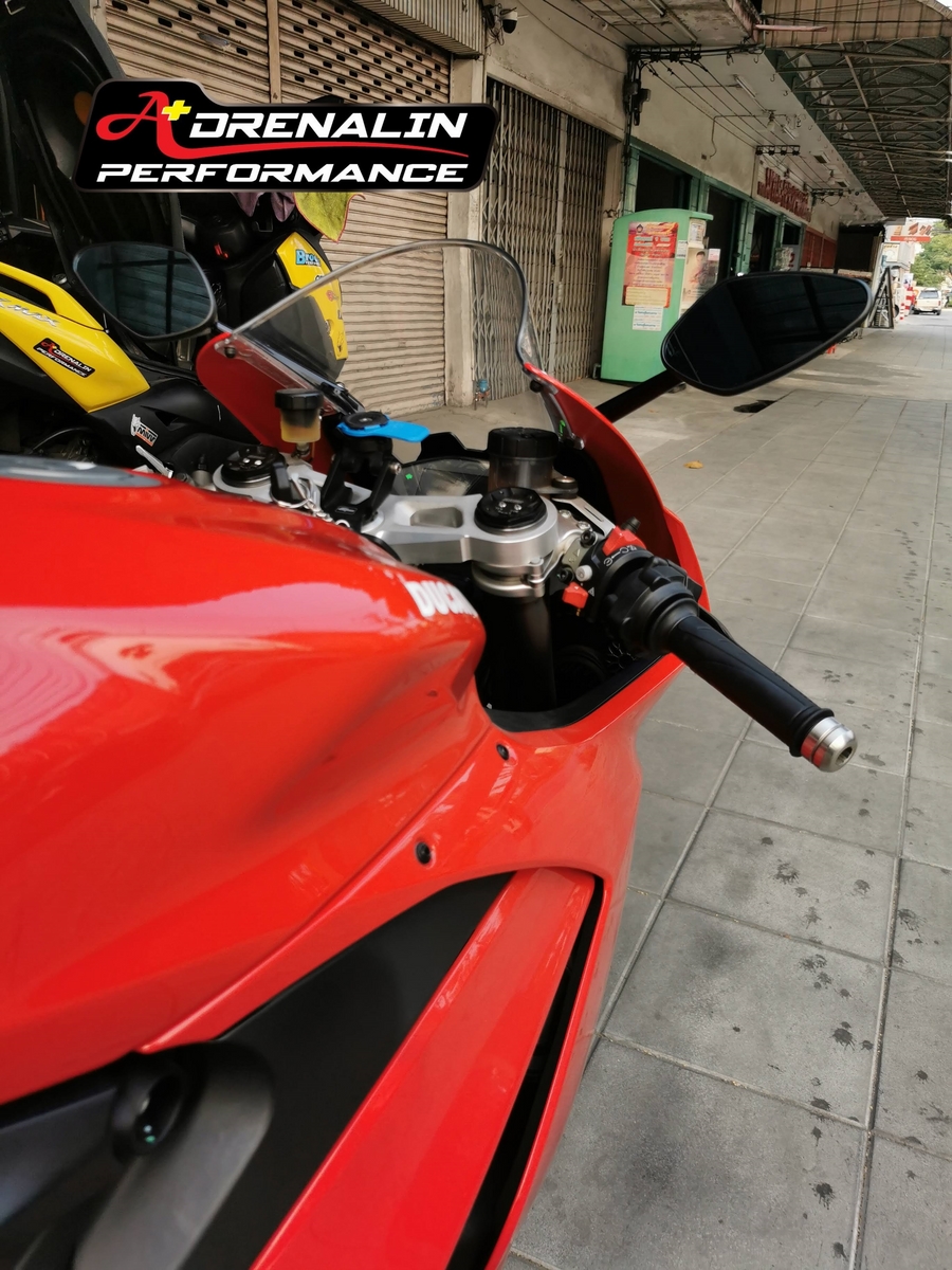 กระจก Rizoma รุ่น Fast สำหรับ Panigale V4 พร้อมไฟเลี้ยว