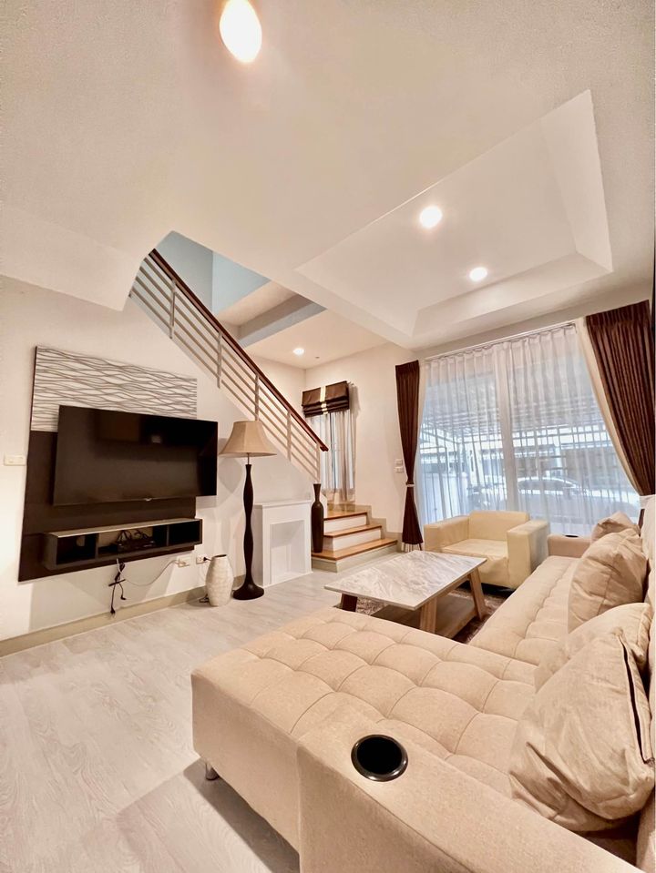 Baan Klang Muang Rama 9-Wongwaen