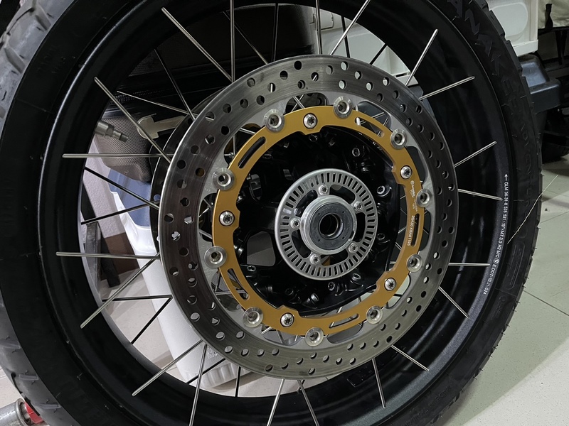 จานเบรคหน้า brembo HP supersport สำหรับ R1200GS R1250GS GSA