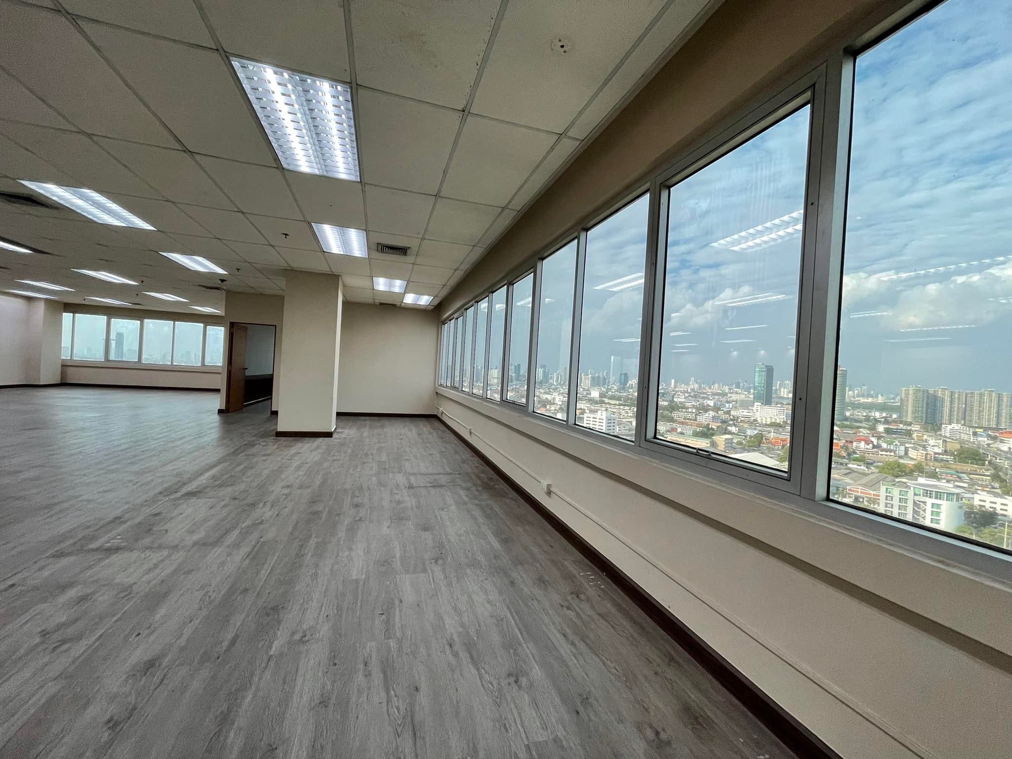 Office for rent SV City rama3
