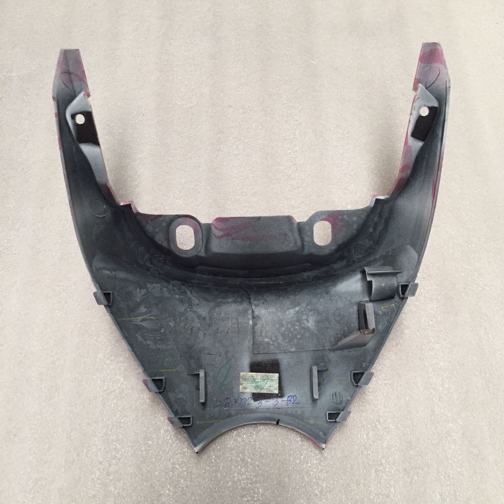 ฝาครอบท้ายเบาะลายดอกไม้สีชมพู TN3625 สำหรับรุ่น FINO อะไหล่แท้ YAMAHA 4D0-F1731-10