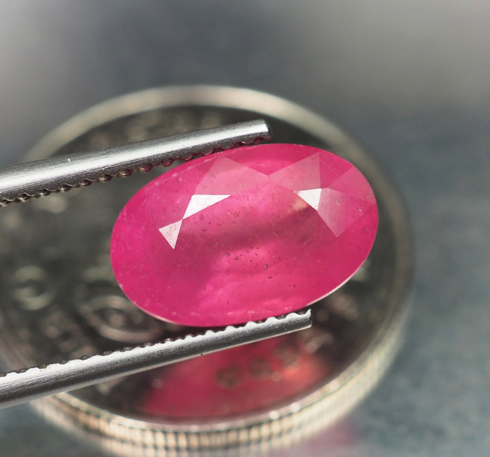 พลอยทับทิม (Ruby) 4.39 กะรัตสีแดงชมพู