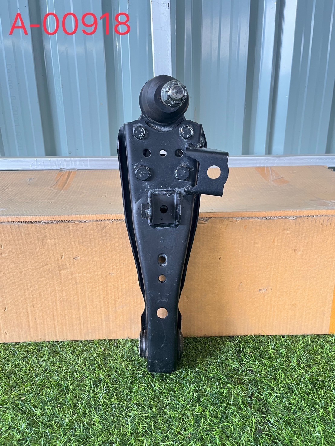 ปีกนกล่าง L Toyota Commuter แท้ถอด