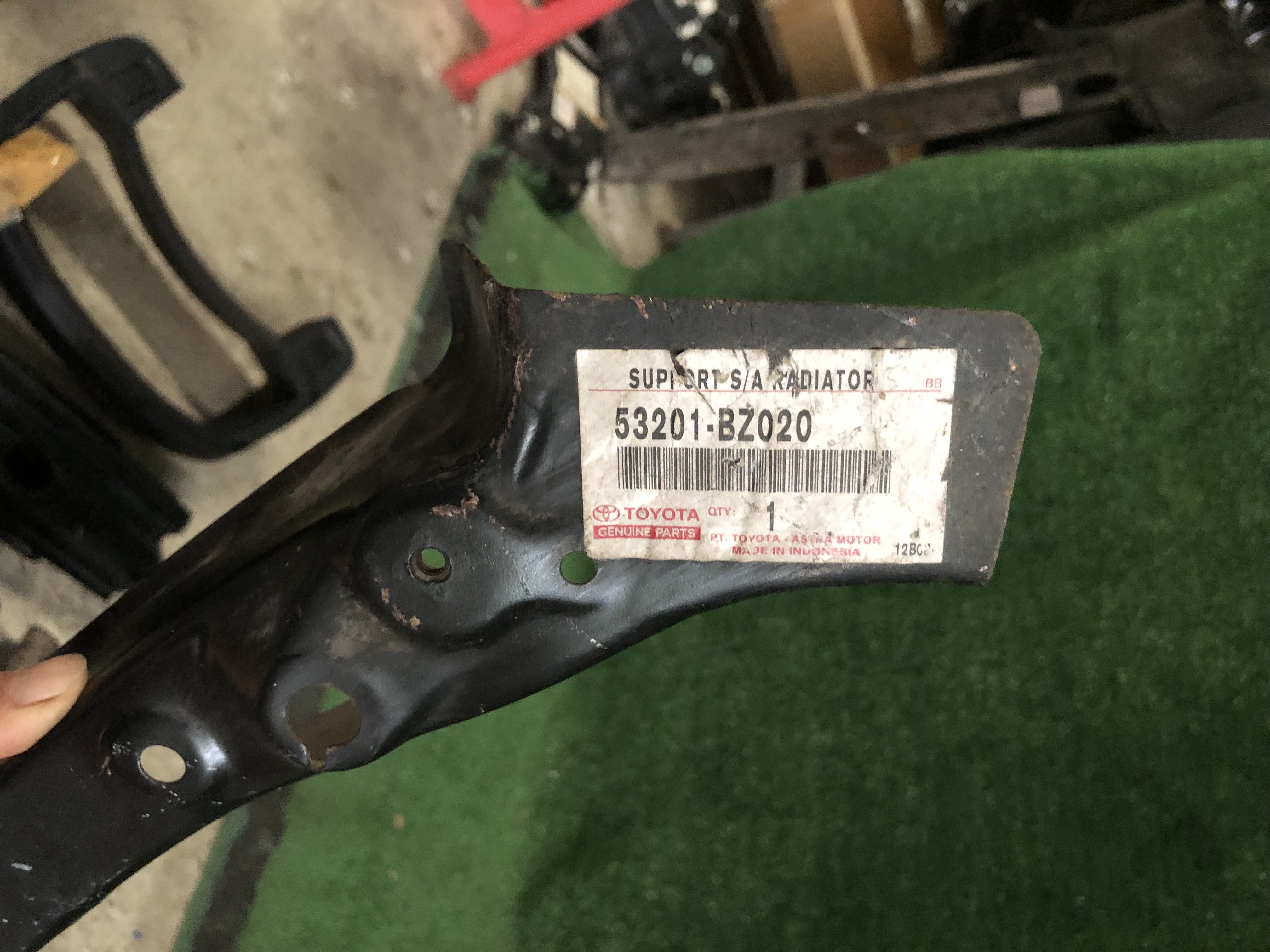 เหล็กคานรับฝากระโปรงหน้า Toyota Avanza 2004-06