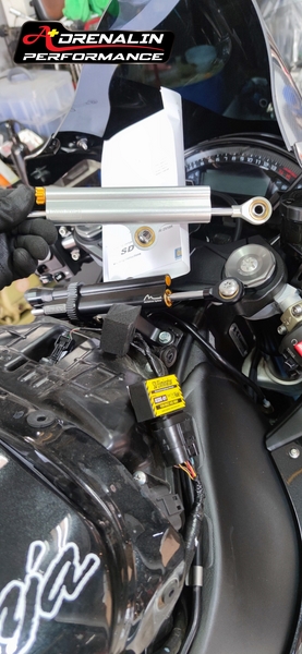 กันสะบัด Ohlins สำหรับ ZX10 2016+